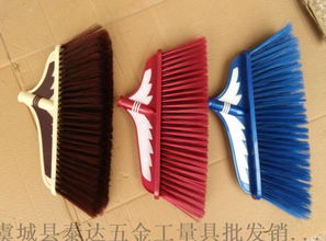 廠家直銷高品質(zhì)家居清潔掃把與笤帚 軟毛塑料與不銹鋼材質(zhì)，滿足多樣化清潔需求